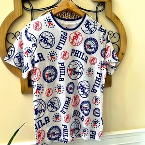 NBA Philadelphia 76ers basketball tshirt.  Boys size XL.  In GUC